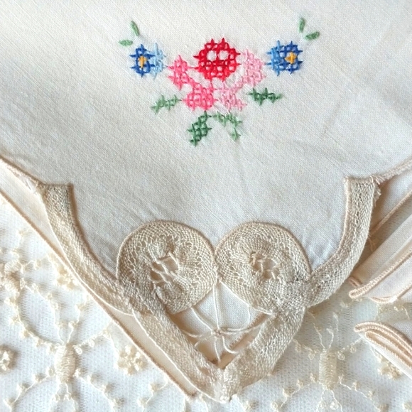 BATTENBURG Napkins Dinner Cross Stitch Embroideded Luxury Vintage (9) - Picture 2 of 10
